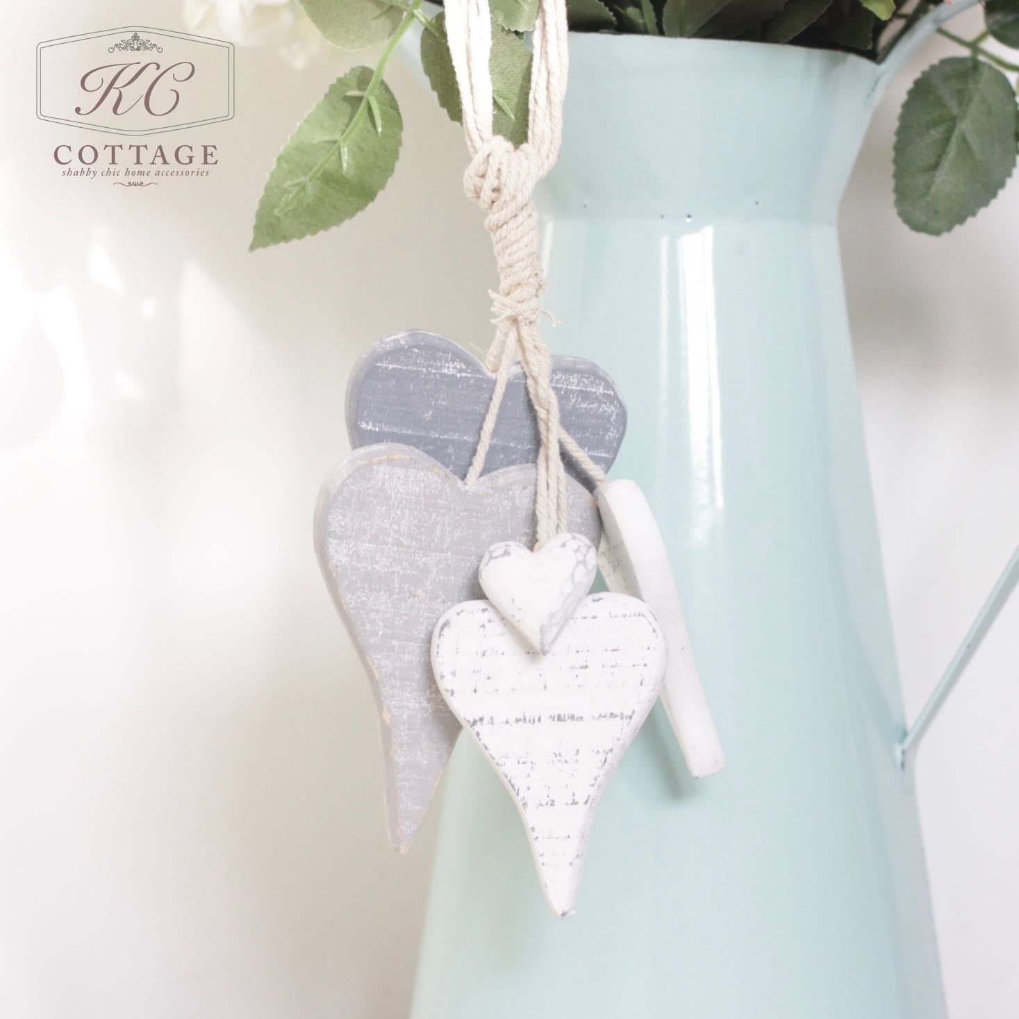 Grey & White Hanging Heart Cluster