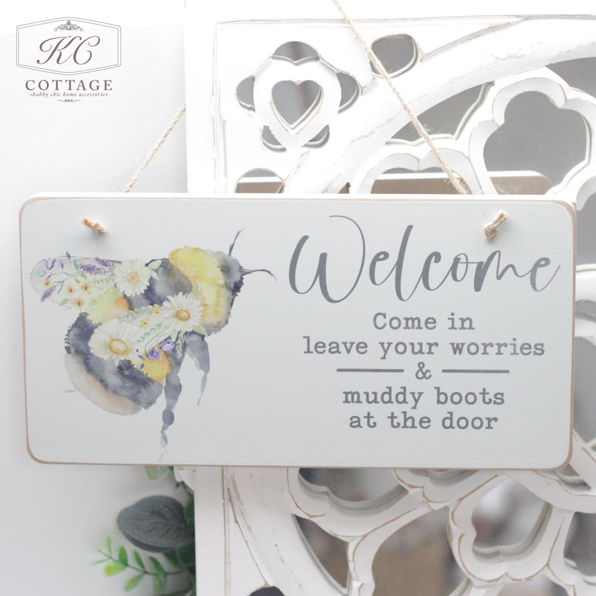 Bumble Bee Welcome Sign